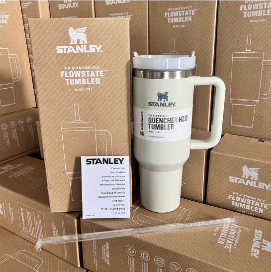 Quencher H2.0 FlowState™ Tumbler | 1.2L - Stanley